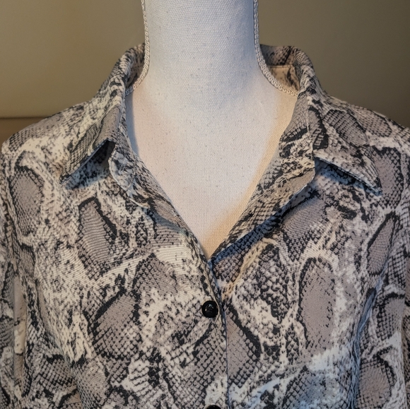 Snakeskin Button Down Blouse Long Sleeve SZ 2XL - Picture 3 of 14